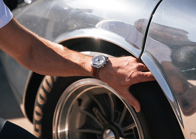 Bulova Shelby Racer Chronograph: wrist, title