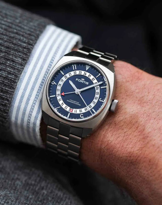 Fortis Vagabond, elegant tool watch with automatic caliber
