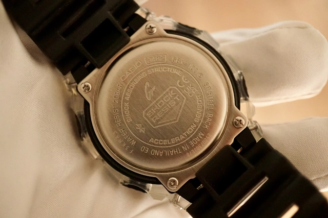 A solid and robust casebask as we are used to from G-Shock