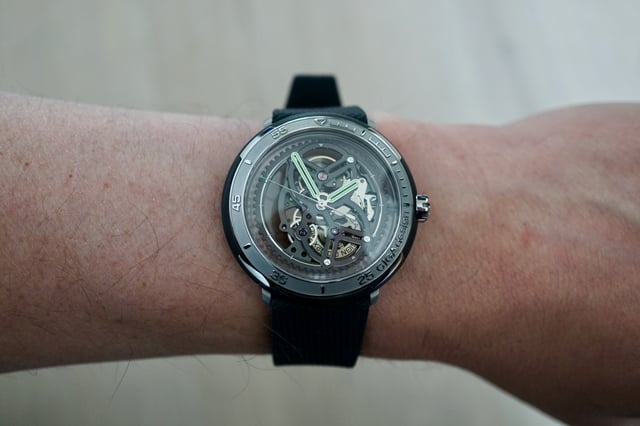 CIGA Design Vector on the wrist