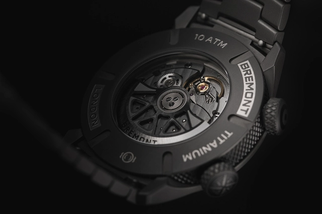 Bremont_Altitude_MB_Meteor_Stealth_Grey_Movement.jpg