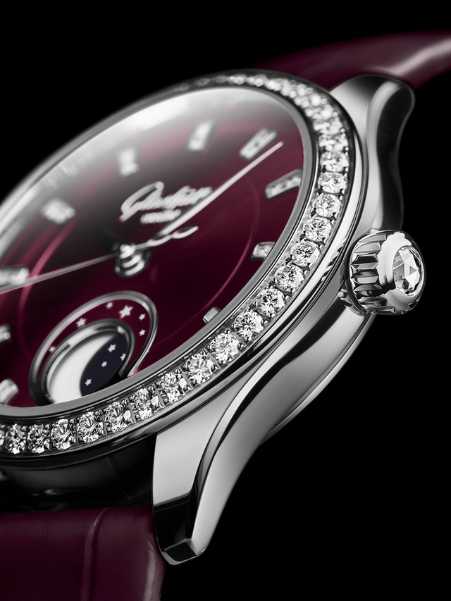 Glashuette Original: Serenade Luna, bezel with diamonds