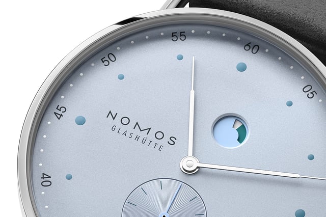 Nomos Metro date power reserve ice blue: dial