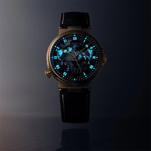 Breguet-Marine-Hora-Mundi-5555_Night.jpg