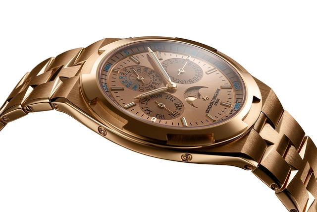 Vacheron_Constantin_Overseas_Perpetual_Calendar_Ultra-Thin_4300V-220R_Profile.jpg