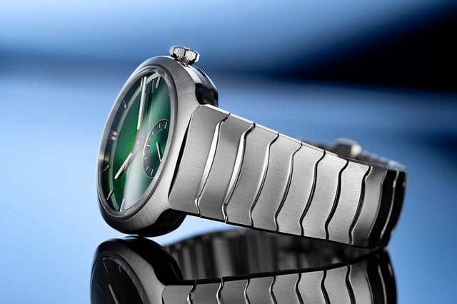 H. Moser & Cie. Streamliner Small Seconds Lime Green Enamel Boutique Edition, 6500-1201, bracelet