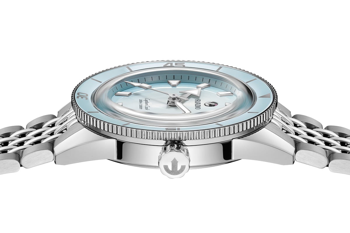 Rado_captaincook_R32223203_profile light blue dial