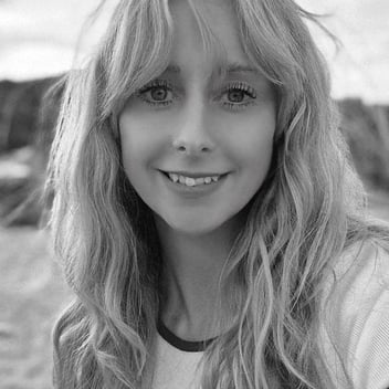 WatchTime-Author-Nina-Scally.jpg