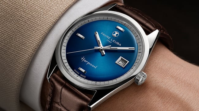 Favre Leuba Harpoon Revival Blue: wrist