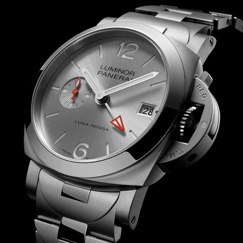 Panerai Luminor Luna Rosso GMT: dial