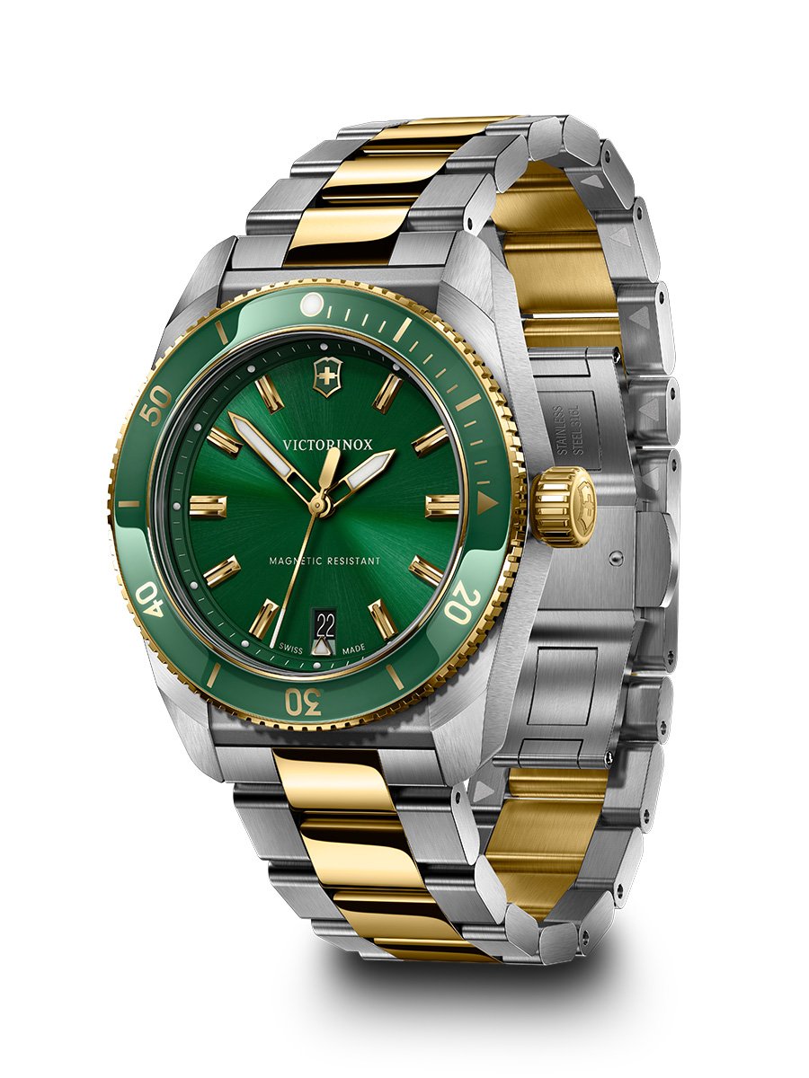 Victorinox Maverick Quartz: side