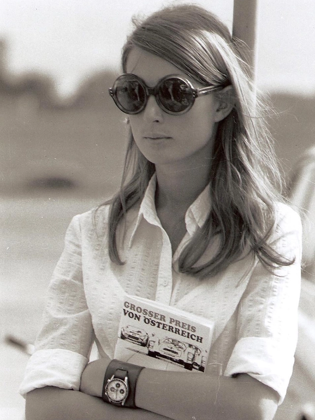 Universal-Geneve-Tribute-to-Compax _Nina Rindt.jpg