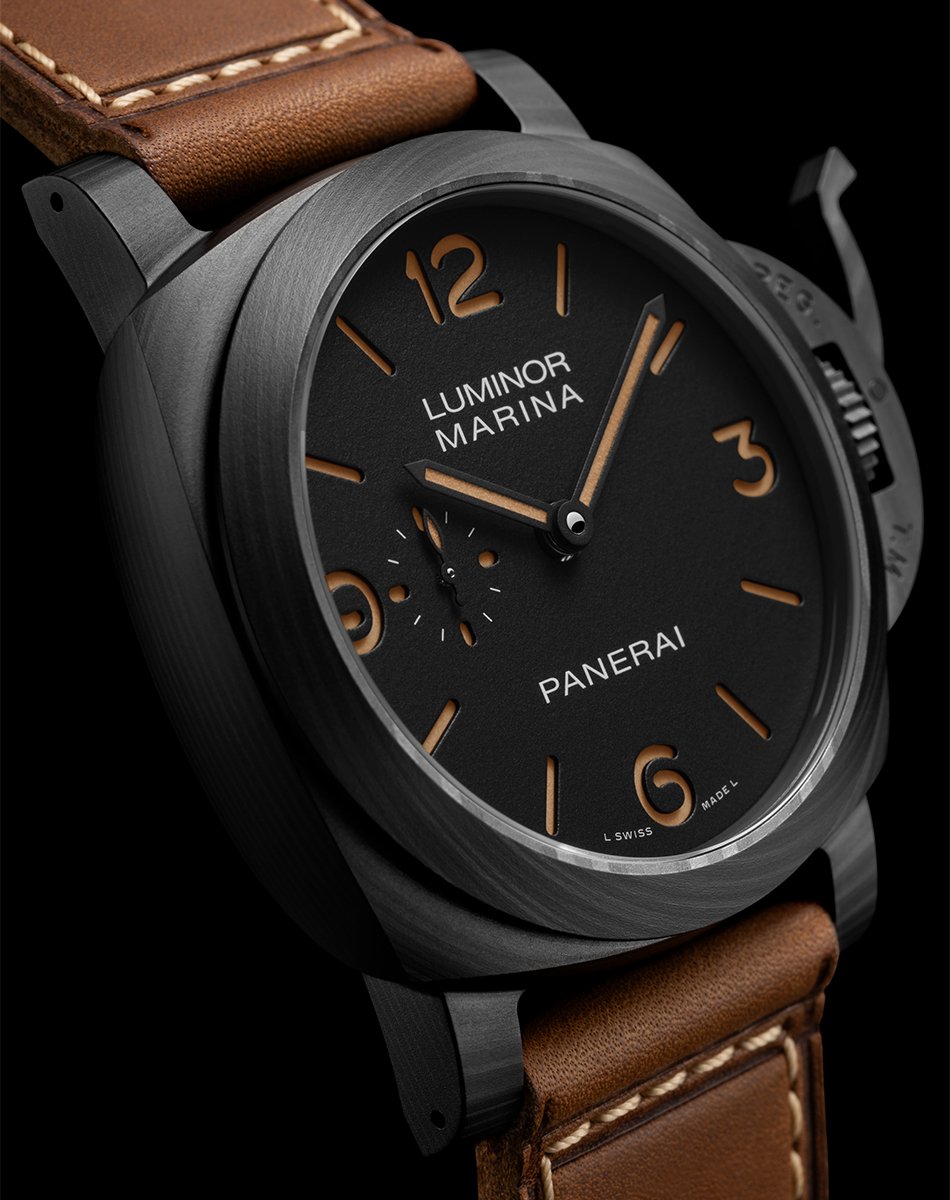 Panerai Luminor Marina PAM01707: case and bezel