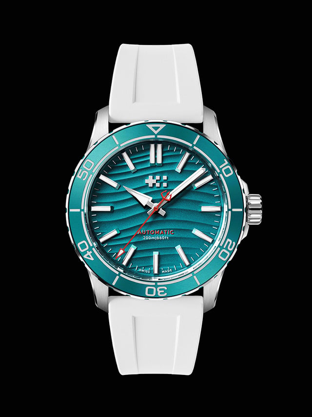 Christopher Ward The Trident 30x30: front, white rubber strap