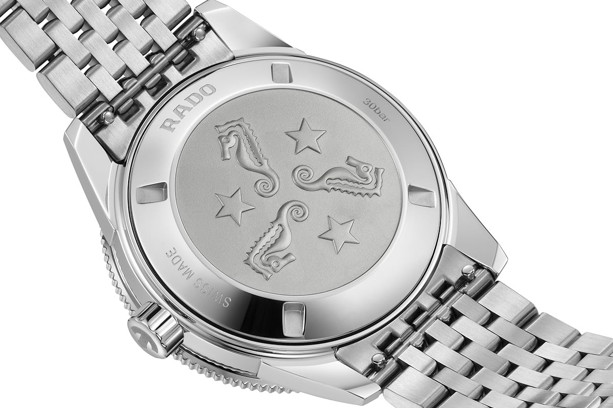 Rado_CaptainCook_R32223213_caseback with Seahorse motif