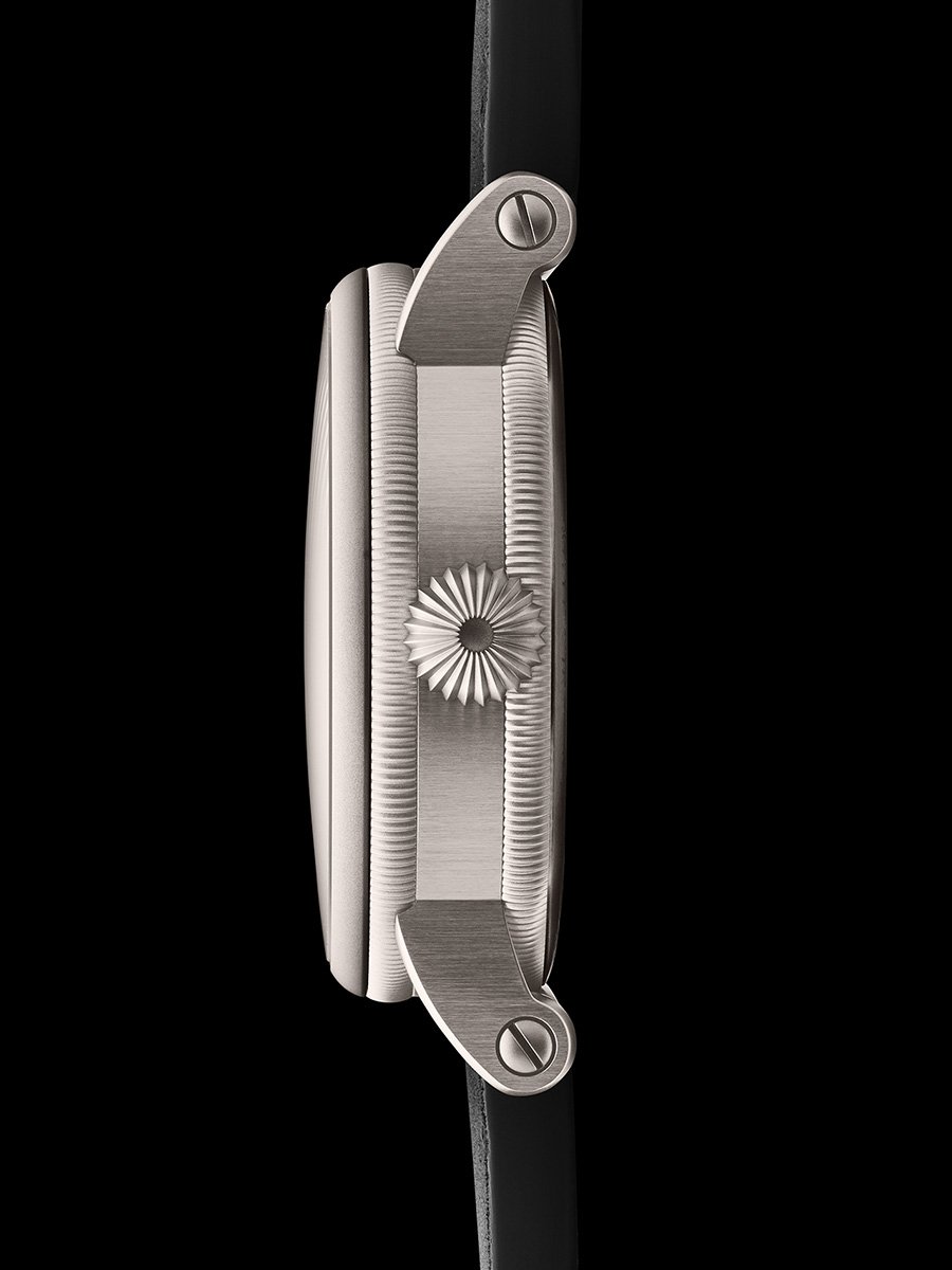 Chronoswiss Delphis Art Deco, Side